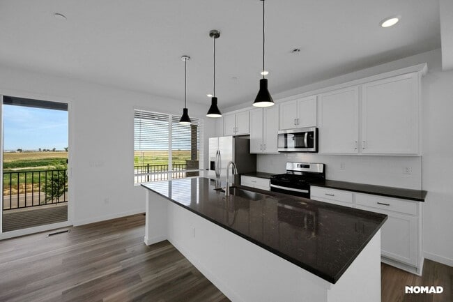 Building Photo - Spacious 3BR Townhome in Broomfield