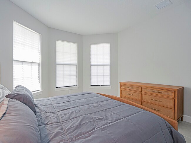 Building Photo - 3842 White Alder Wy