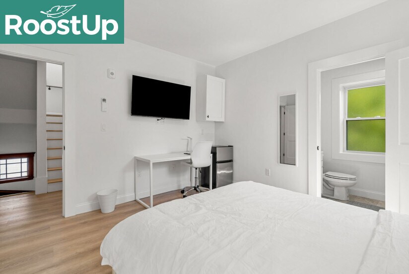 Building Photo - RoostUp Furnished Private Bedroom with Pri...