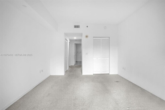 Building Photo - 951 Brickell Ave