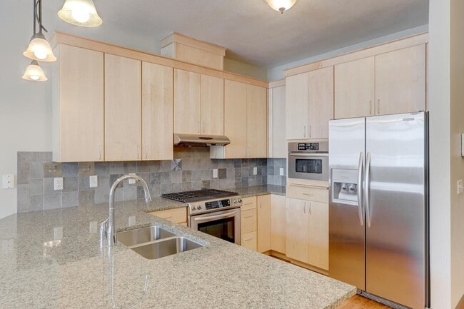 Building Photo - Rear opportunity in Downtown Boise!