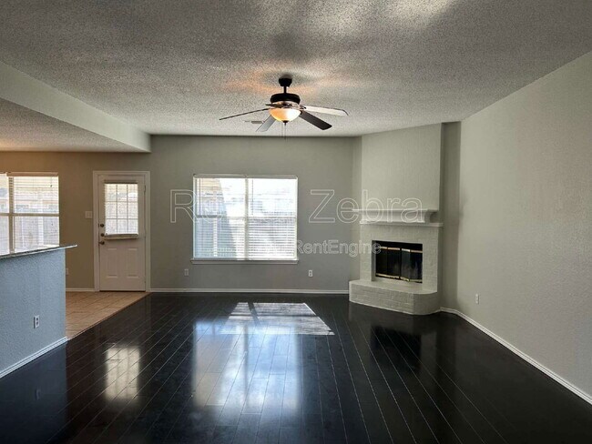 Building Photo - 4001 Cypress Gardens Dr