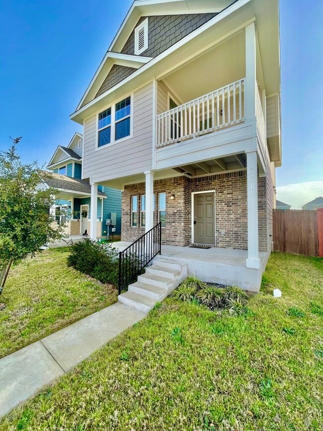 Building Photo - Blanco Vista Charmer