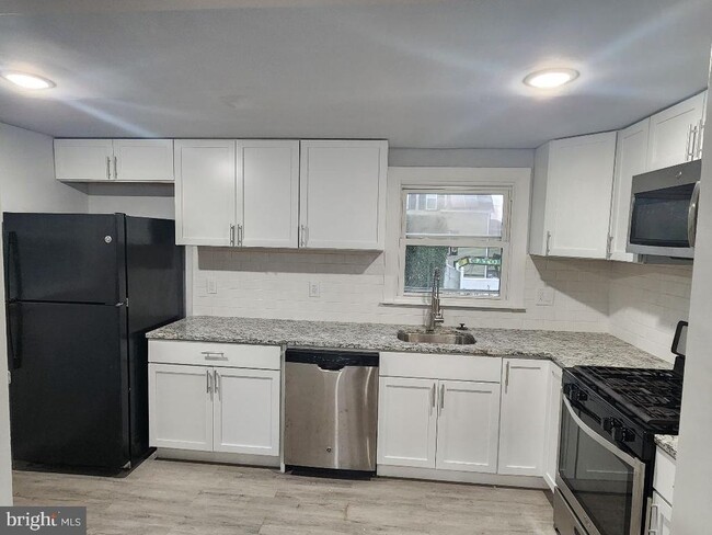 Building Photo - 5468 Drexel Ave