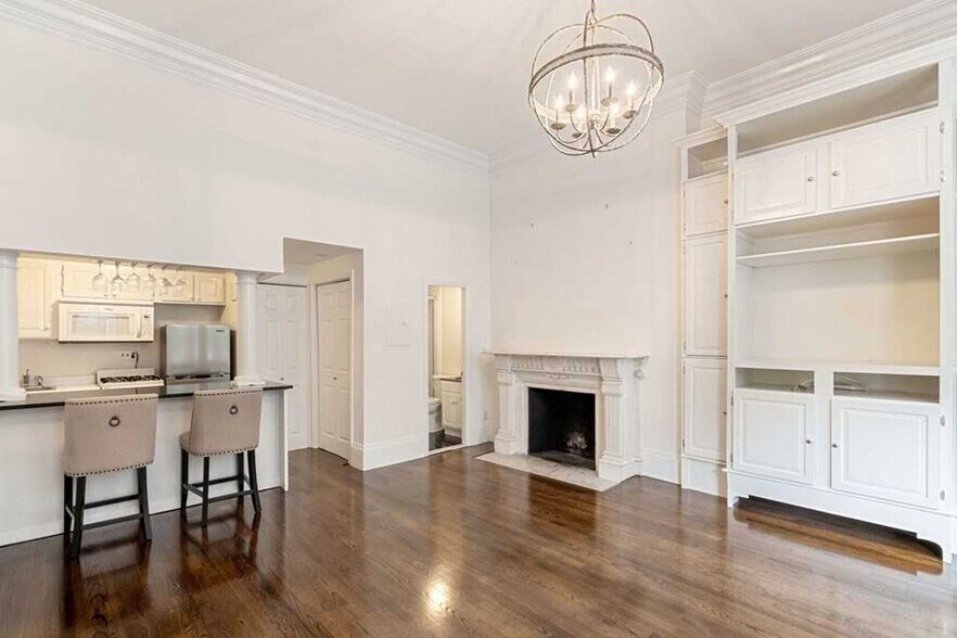 Building Photo - 271 Beacon St