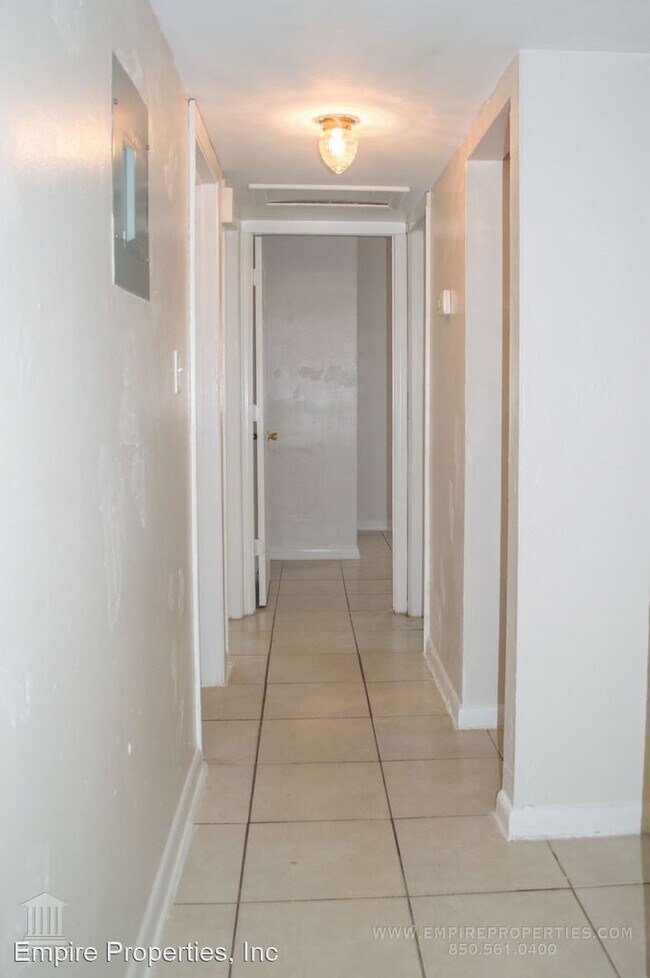 Building Photo - 3 br, 1 bath House - 1333 Hutchinson Avenue
