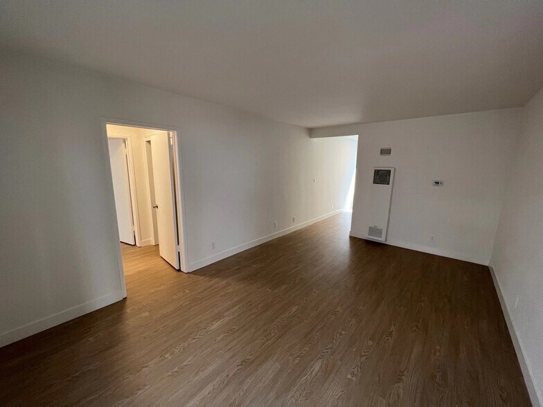 Building Photo - 12714 Matteson Ave