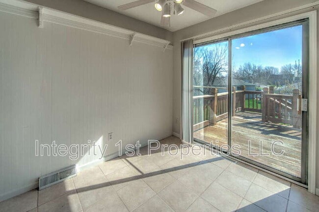 Building Photo - 8635 N Hull Ave