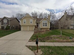 Building Photo - Northland 3 Bd/2Bth Home.  Available 8/1/25!