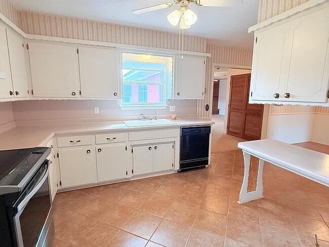 Building Photo - 7708 S Miller Blvd