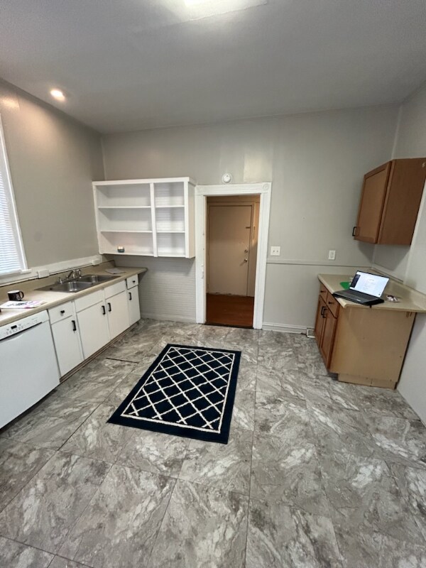 Building Photo - 927 S Jackson St