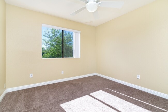 Building Photo - 5525 Shasta Ln