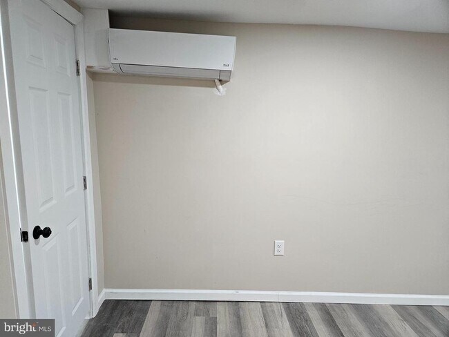 Building Photo - 14 West Ave