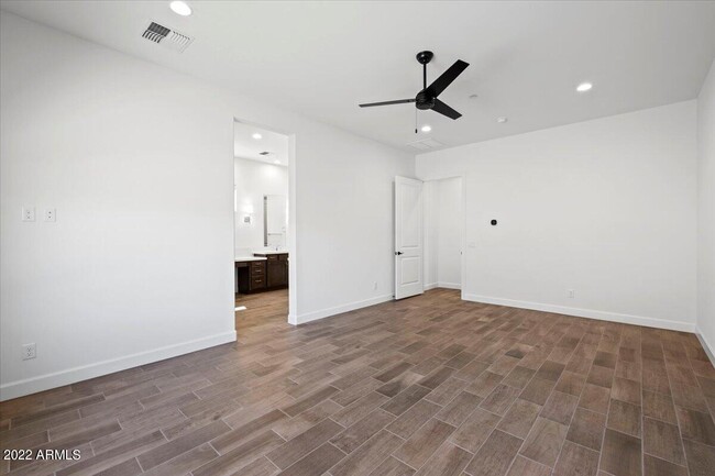 Building Photo - 12387 E Black Rock Rd