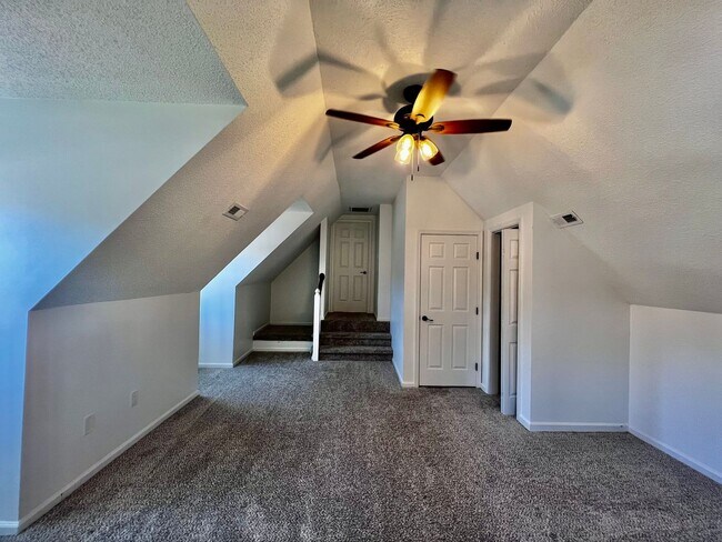 Building Photo - Beautiful home in the desirable Wellington...