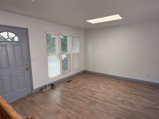Building Photo - 1235 E 100 S
