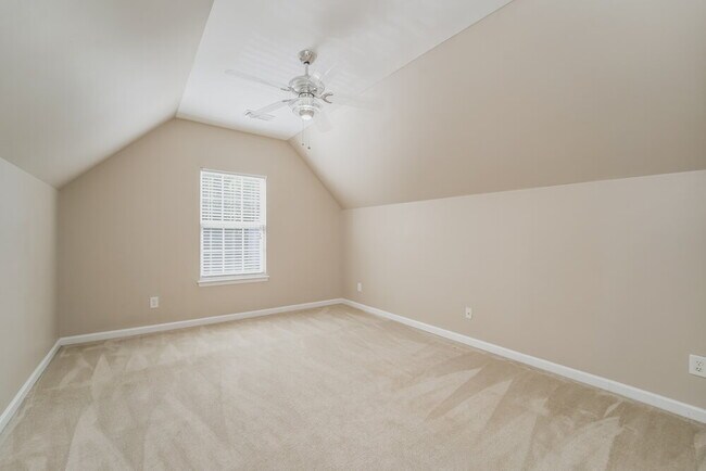 Building Photo - 328 Wrayhill Dr