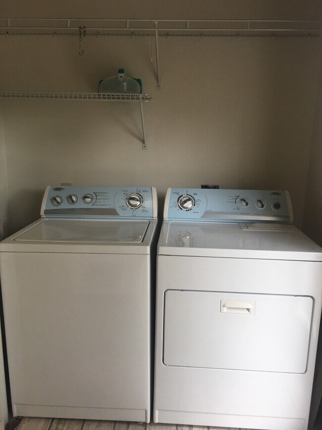 Building Photo - 2 bedroom, 2 bath Condo in Madison Park: A...