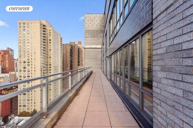 Building Photo - 501 E 87th St