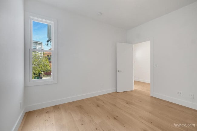 Building Photo - 80 28th St