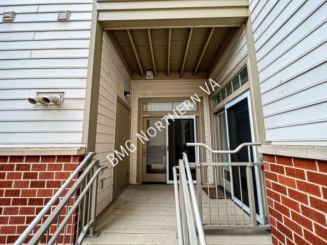Building Photo - 309 Holland Ln