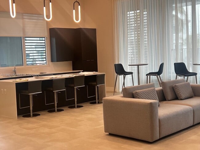 Building Photo - 1487 SE 7th Ter