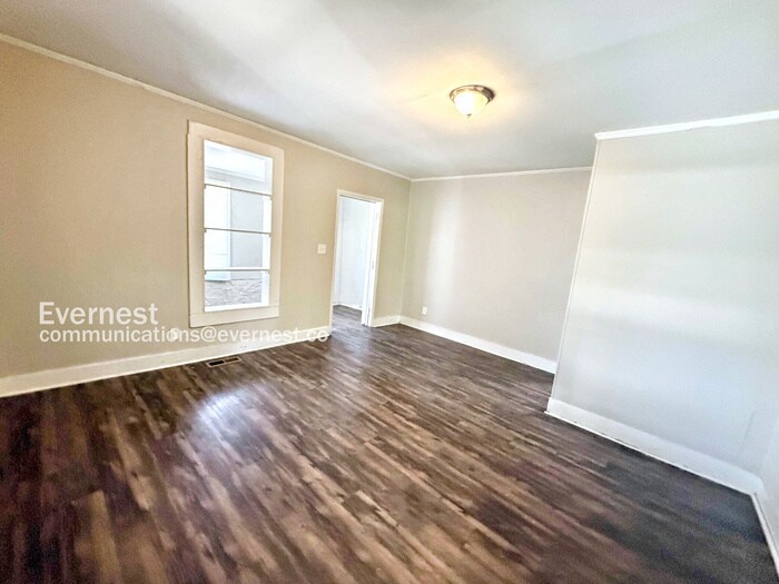 Building Photo - 1302 Frisco St