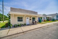 Building Photo - 2 bedroom 1 bath close to downtown Melbour...