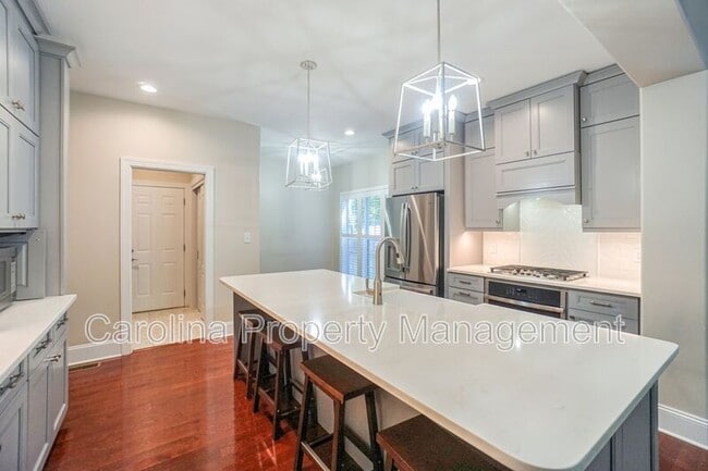 Building Photo - 181 Streamside Pl