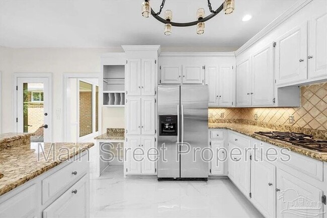 Building Photo - 4700 Bohemia Dr