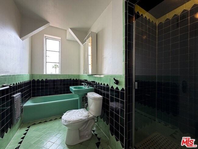 Building Photo - 1314 Hayworth Ave