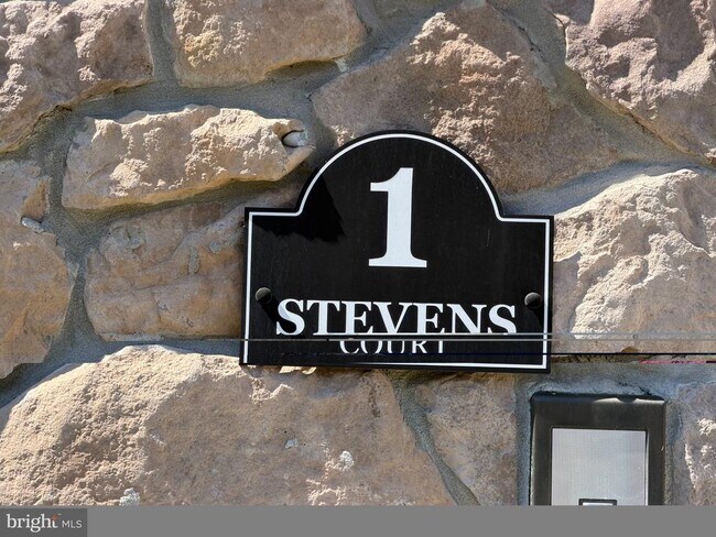 Building Photo - 1 Stevens Ct