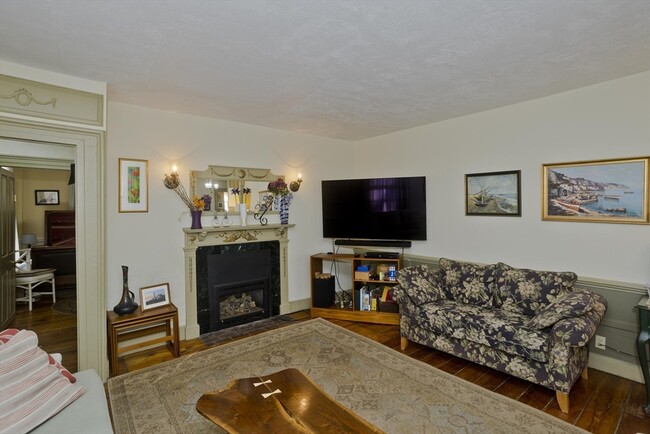 Building Photo - 25 Woodbridge St