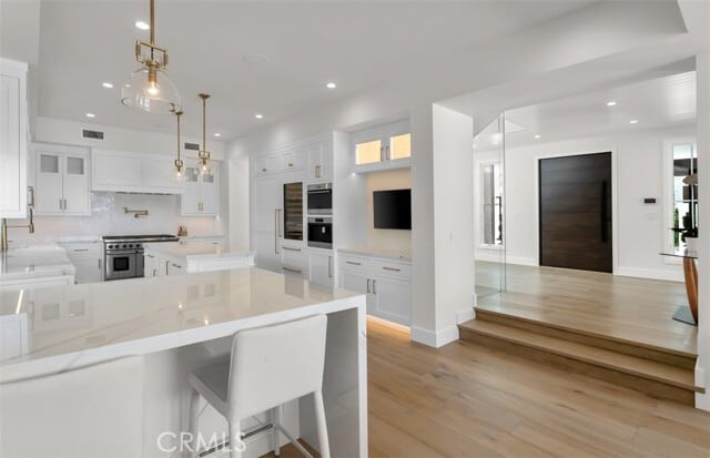 Building Photo - 2401 Bayshore Dr