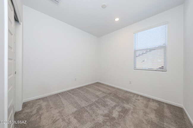 Building Photo - 17581 S Desert Barberry Dr
