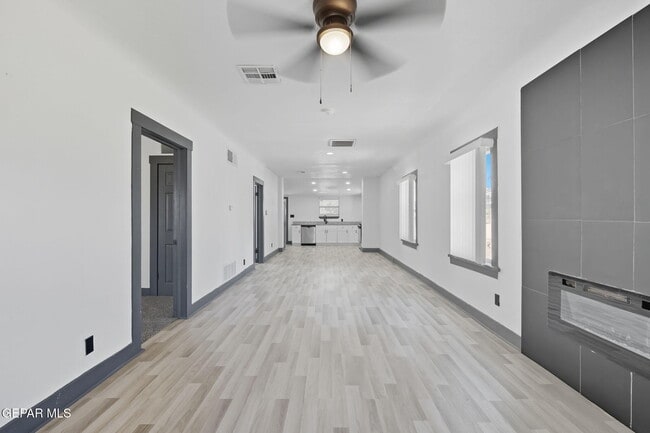 Building Photo - 3800 Altura Ave