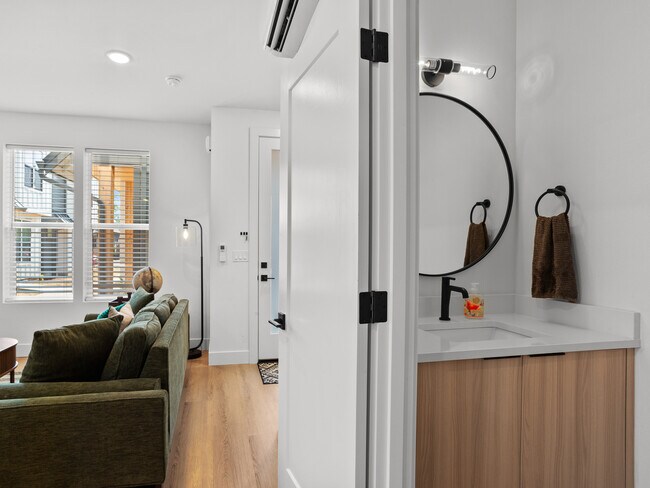 Building Photo - 5271 N Oberlin St