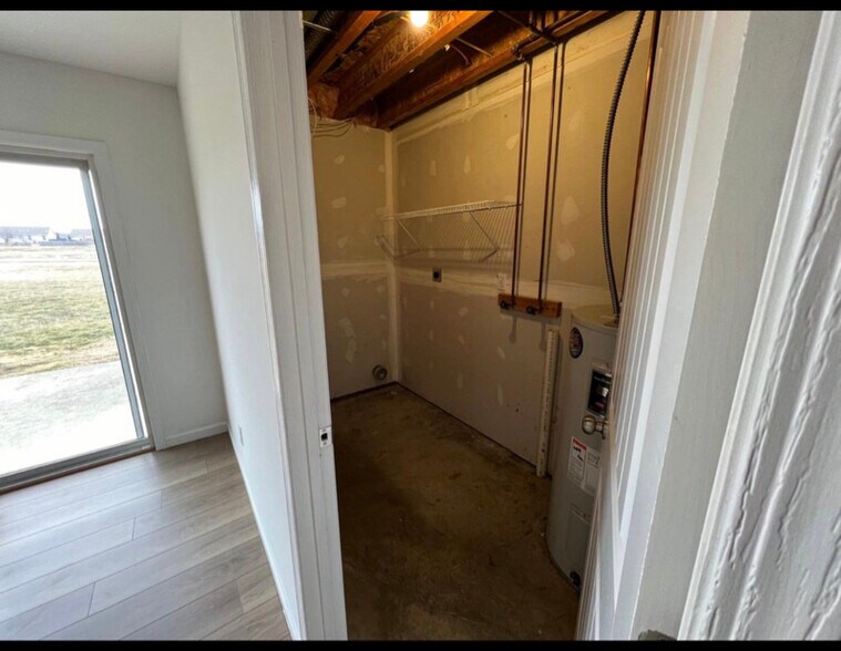 Building Photo - 823 Navajo Trail