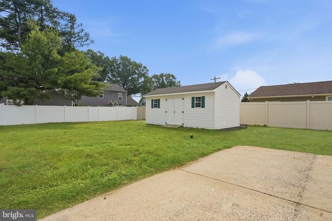 Building Photo - 96 Elderberry Dr