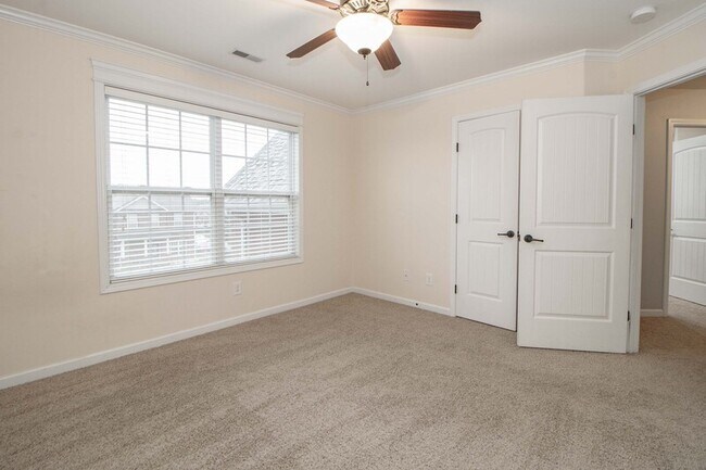 Building Photo - 1540 Edgewater Ln