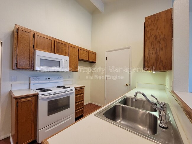 Building Photo - 3950 Cambria Way