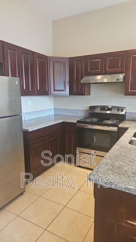 Building Photo - 5728 Wickfield Dr