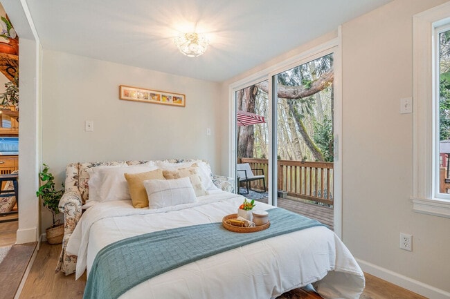 Building Photo - 4459 Brygger Dr W