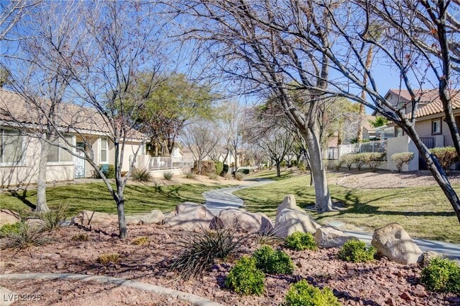 Building Photo - 162 Mountainside Dr