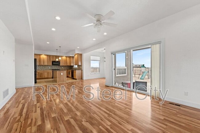 Building Photo - 868 E Sandusky Dr