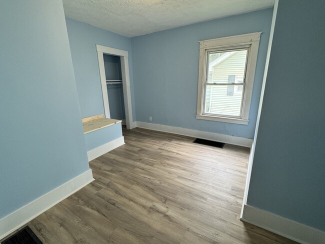 Building Photo - 1308 E Taylor St