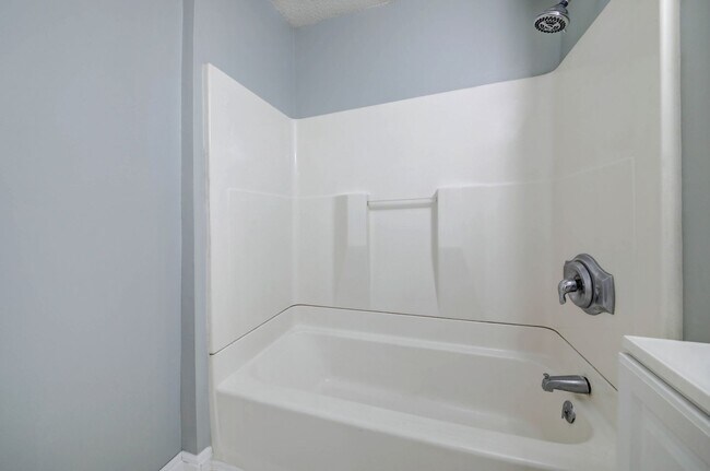 Building Photo - 602 W 36th St