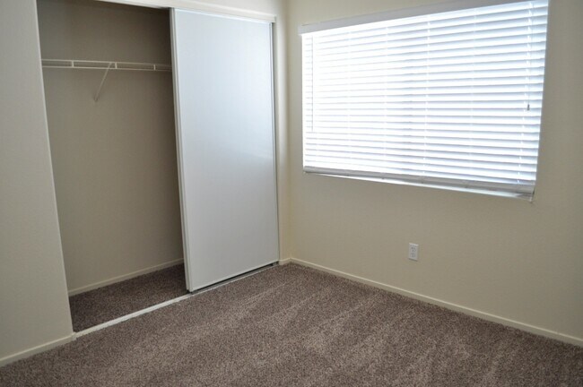 Building Photo - 10137 Maidens Wreath Ct
