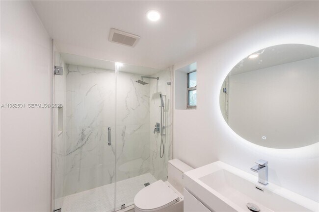 Building Photo - 230 Sunrise Dr