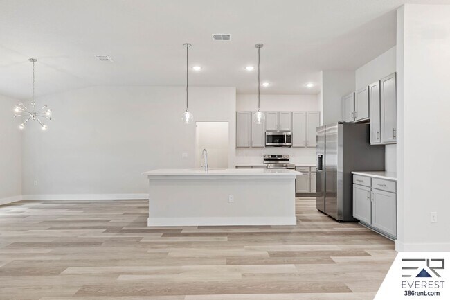 Building Photo - FULLY FENCED, UPGRADED 3/2/2 IN DESIRABLE PINE GROVE